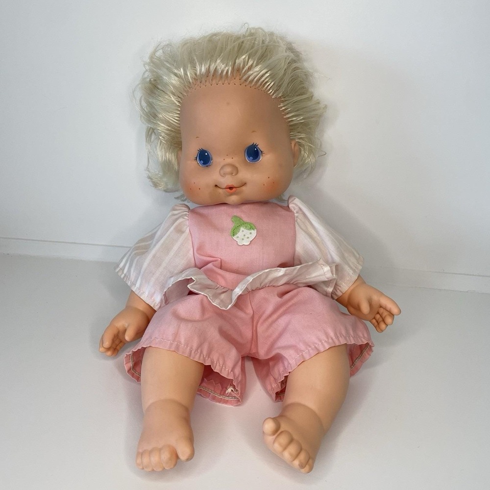 Strawberry Shortcake Baby Needs A Name Doll Blows Kisses Vintage 1984 Kenner